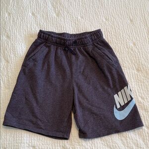 Kids Nike Standard Fit Shorts in Charcoal
